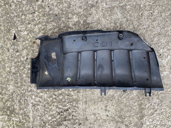 Декоративная крышка двигателя Mercedes 210 OM612