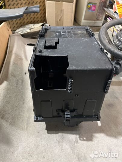 Короб аккумулятора в сборе Citroen C4