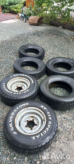 Bridgestone Dueler H/T 265/70 R16