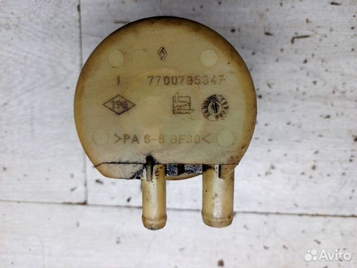 Бачок гидроусилителя Renault