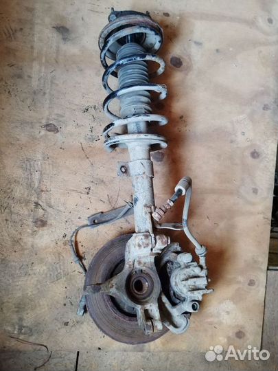 Стойка левая в разборе передняя ford focus 1