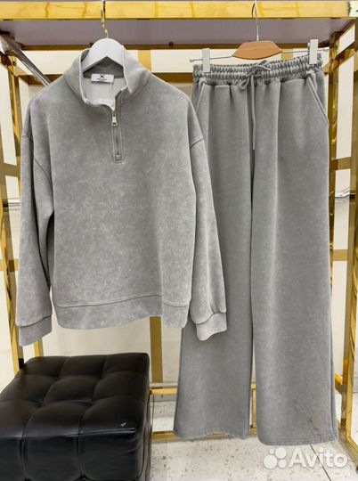 Спортивный костюм женский