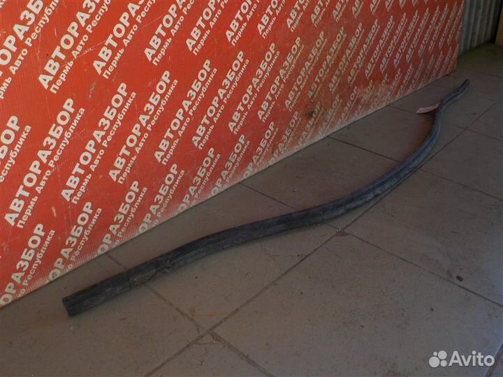 Уплотнитель капота LADA Largus R90 VAZ-21129 2019