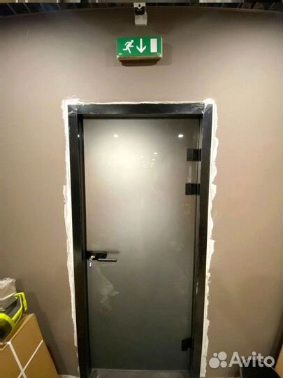 Межкомнатные стеклянные двери на заказ