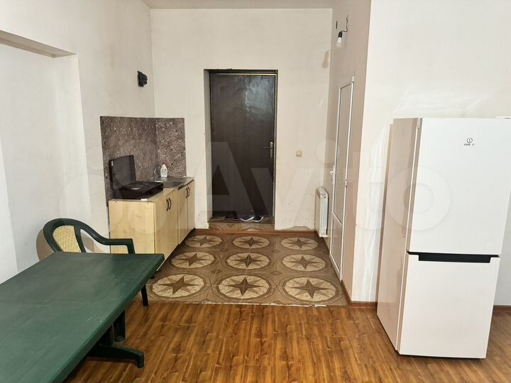 2-к. квартира, 55 м², 1/2 эт.