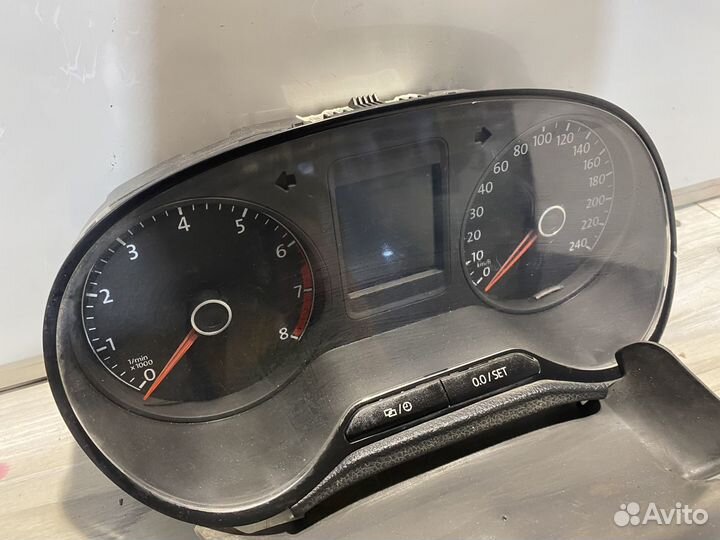 Панель приборов VW polo (SED RUS)