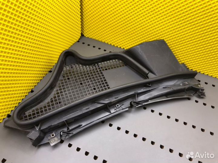 Жабо переднее правое Mercedes-Benz E-Class W210