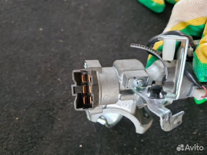 Замок зажигания Hyundai Solaris 2012