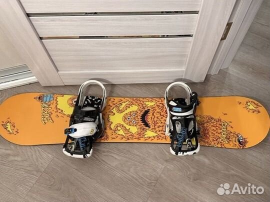 Детский сноуборд с креплениями burton