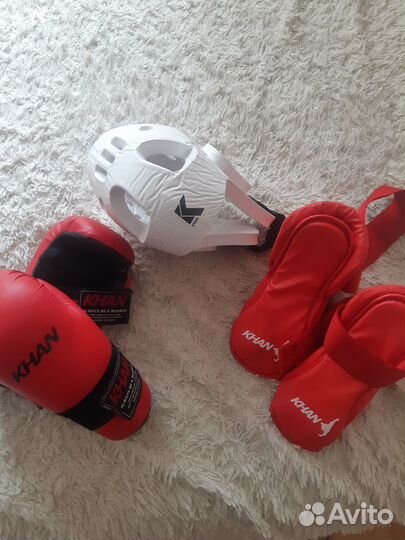 Шлем,перчатки, защита для боевых видов спорта