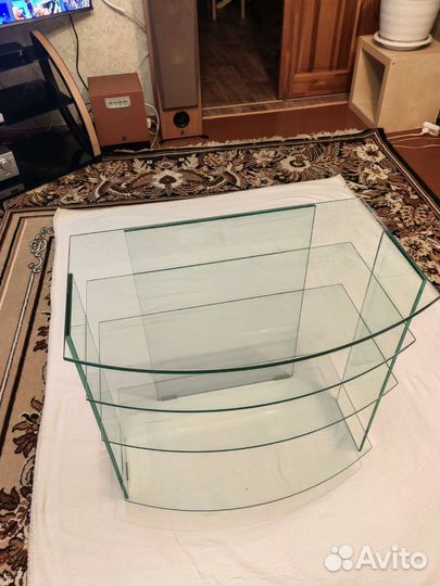 Полка для телевизора и аппаратуры