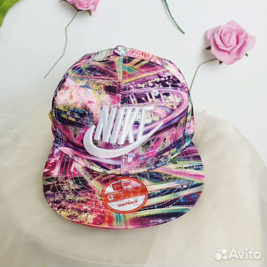 Кепка с рисунком Nik