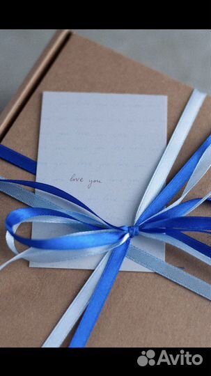 Подарочная коробка