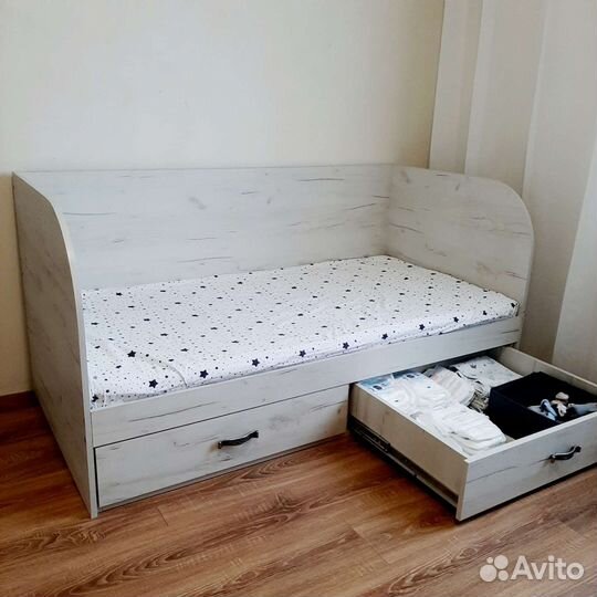 Детская кровать от 3 лет с матрасом бу