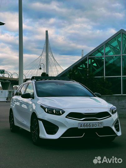 Фейринг - обтекатель для багажника на крышу