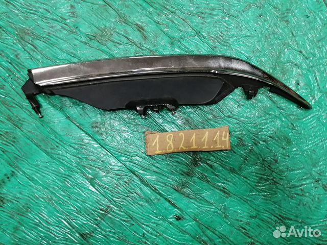 Накладка под правую фару Toyota Camry V50