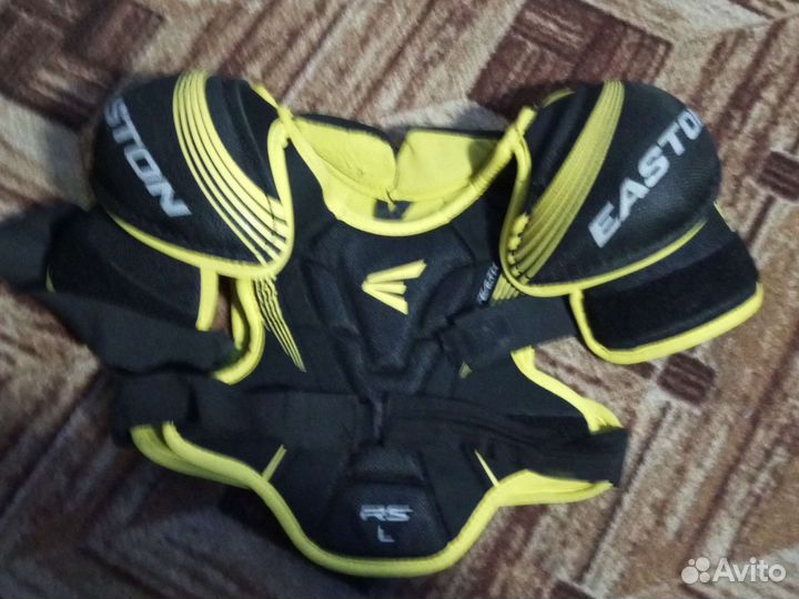 Нагрудник хоккейный bauer