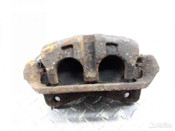 Суппорт передний правый Honda Ridgeline 1