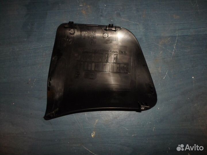 Крышка блока предохранителей (Mazda CX-5)