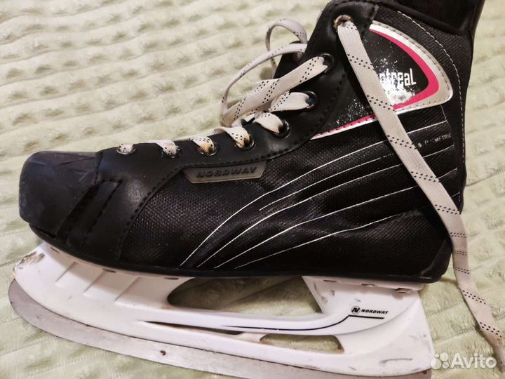 Коньки хоккейные