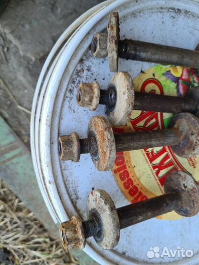 Болт развальный Mitsubishi Pajero 3 3.5 2001