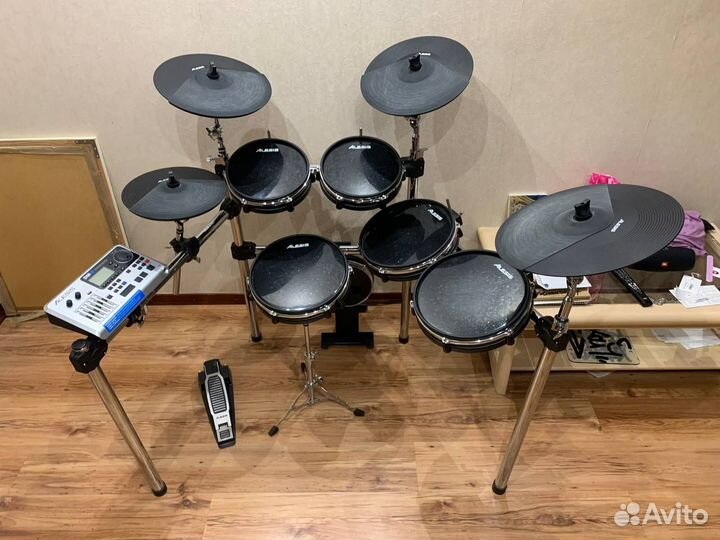 Электронная барабанная установка Alesis