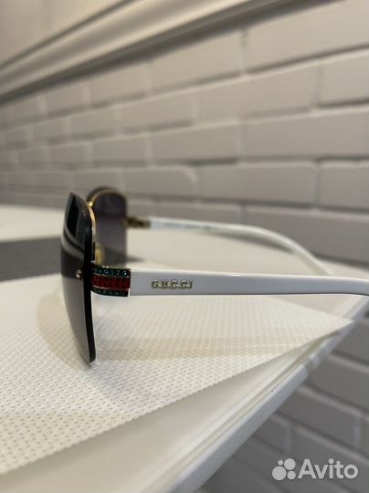 Солнцезащитные очки женские Gucci