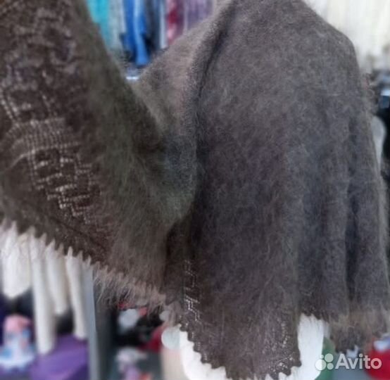 Оренбургские пуховые платки в ассортименте, шаль