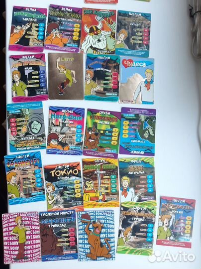 Фишки mortal combat и карточки Скуби Ду