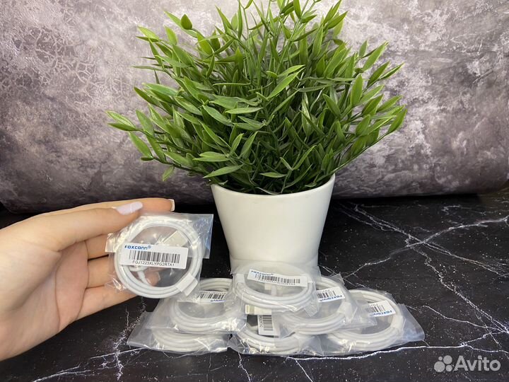 Зарядка на iPhone оригинал