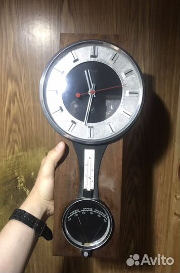 Настенные часы «Маяк» СССР, с барометром, рабочие