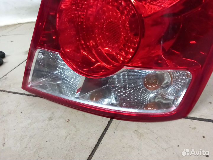 Задний правый фонарь Шевроле Авео Т200 хэтчбек