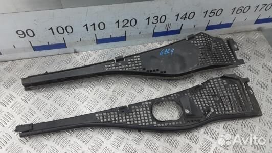 Накладка декоративная (жабо, дождевик) dacia logan