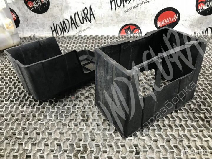 Кожух аккумулятора Honda Accord