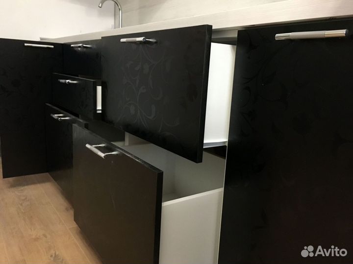 Кухня выставочный образец Доставка 1 день