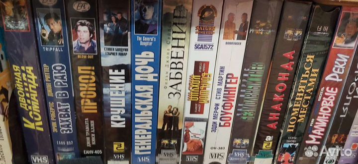 Видеокассеты с фильмами 100 шт