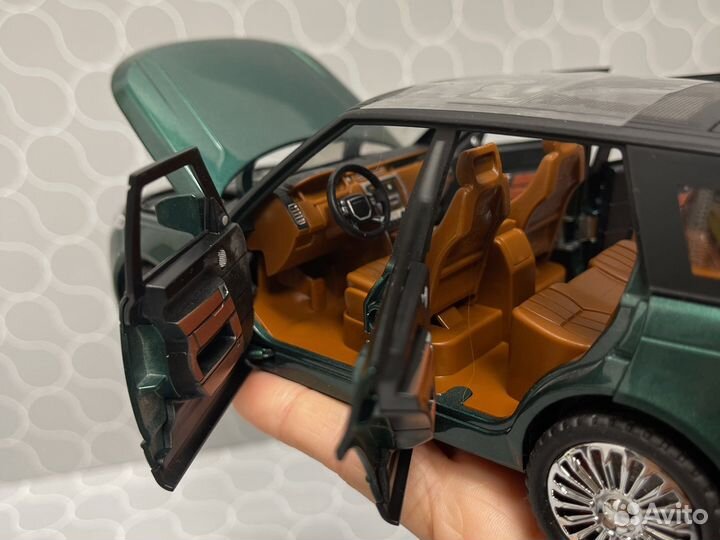 Металлическая модель Range Rover 1:24