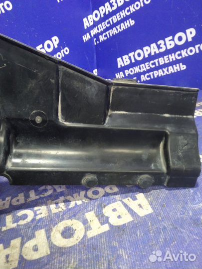 Воздуховод радиатора Ford Focus 2 седан 2007