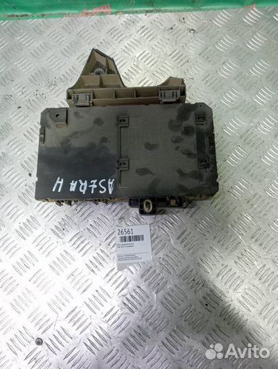 Блок предохранителей Opel Astra H универсал