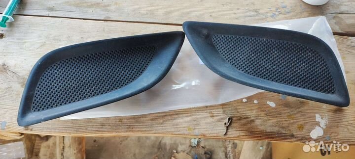 Заглушки птф в бампер Toyota avensis T250