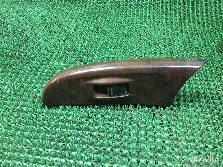 Кнопка управления стеклоподъемником задняя левая