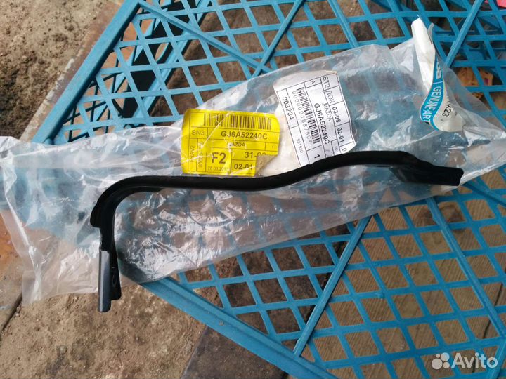 Кронштейн крыла переднего левого М6 02-07 металл