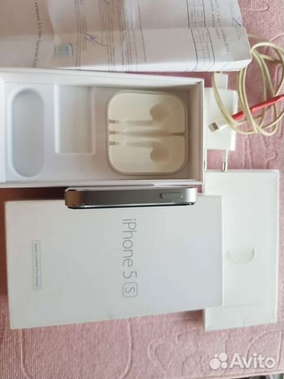 Телефон iPhone 5s