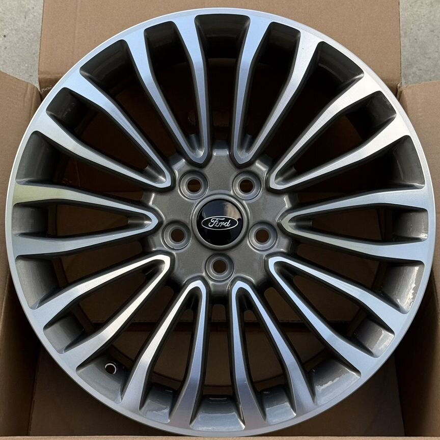 Литые диски Powcan 8×R18 5×108