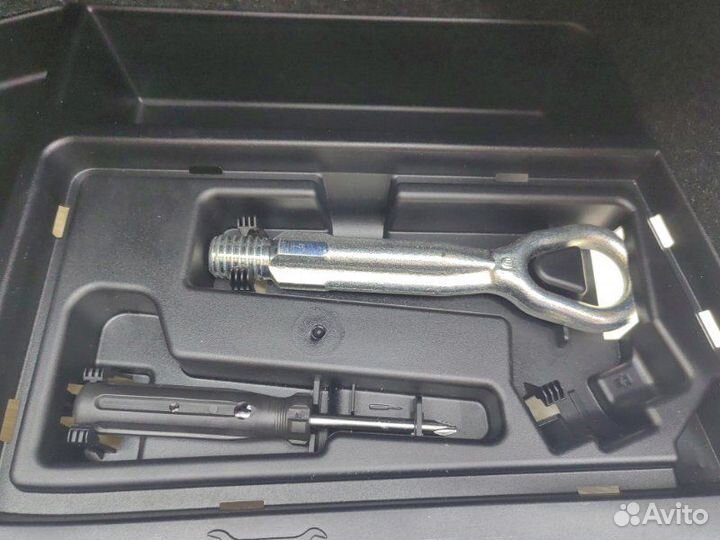 Ящик для инструментов Bmw 3 F30 N47D20 2013
