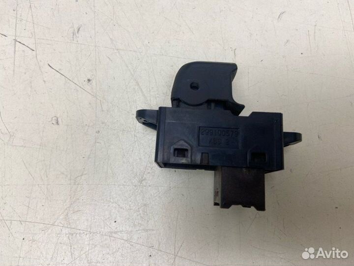 Кнопка стеклоподъемника задняя левая Kia Rio