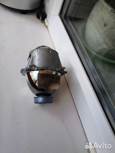 Линза фары тойотааурис 2011 г