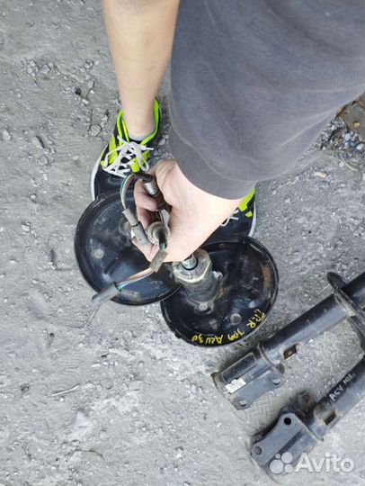 Продам стойки Toyota Windom MCV30