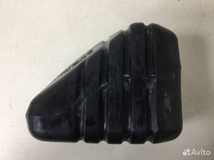 Резонатор воздушного фильтра Toyota Land Cruiser J