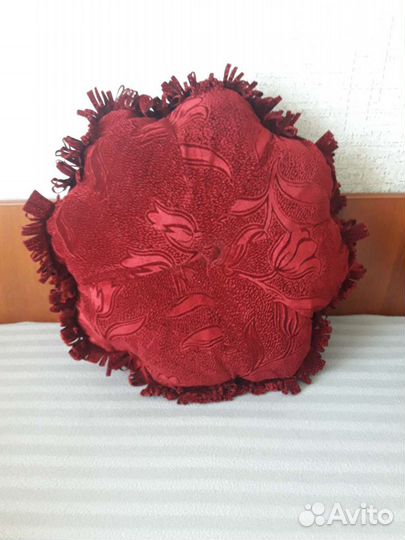 Продам декоративные подушки на диван